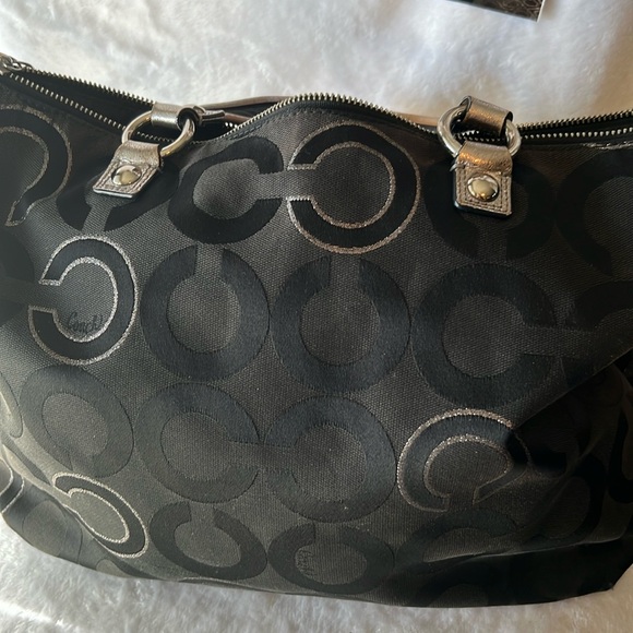 Coach Poppy - Picture 4 of 15